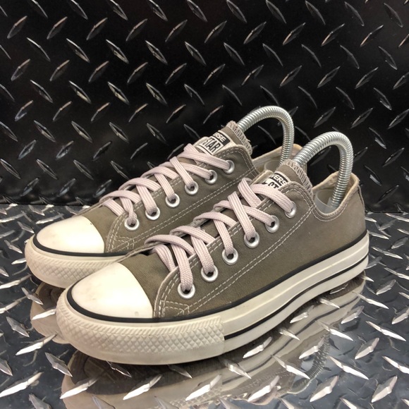 Converse Shoes - Converse Low tops 🌟